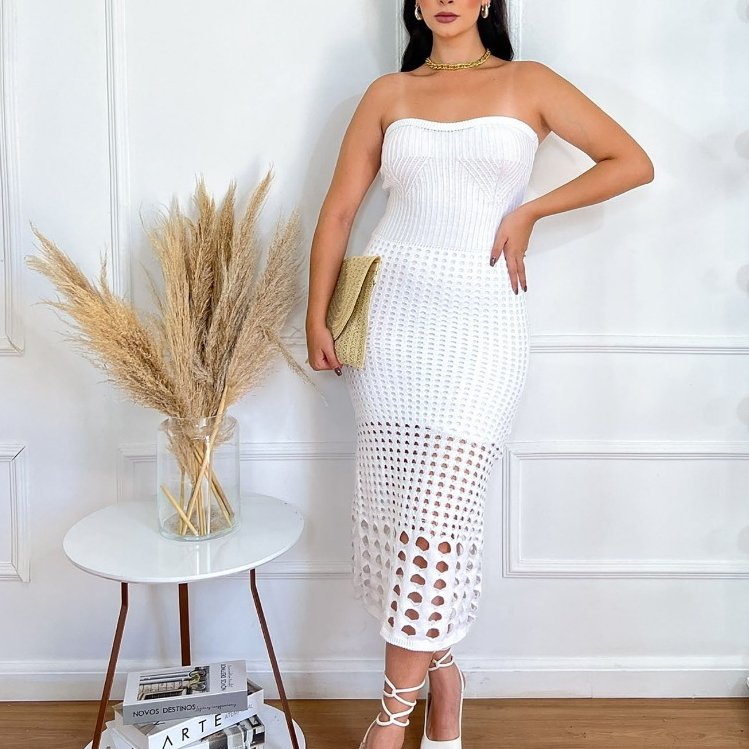 Vestido Midi Branco Tomara Que Caia Tricot Canelado e Crochê Look Festa e Praia